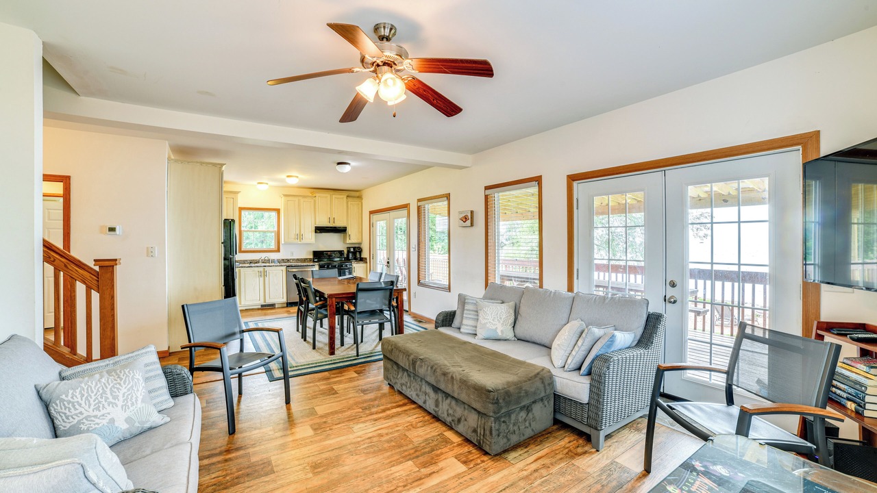 Photo of Livingroom in Canastota