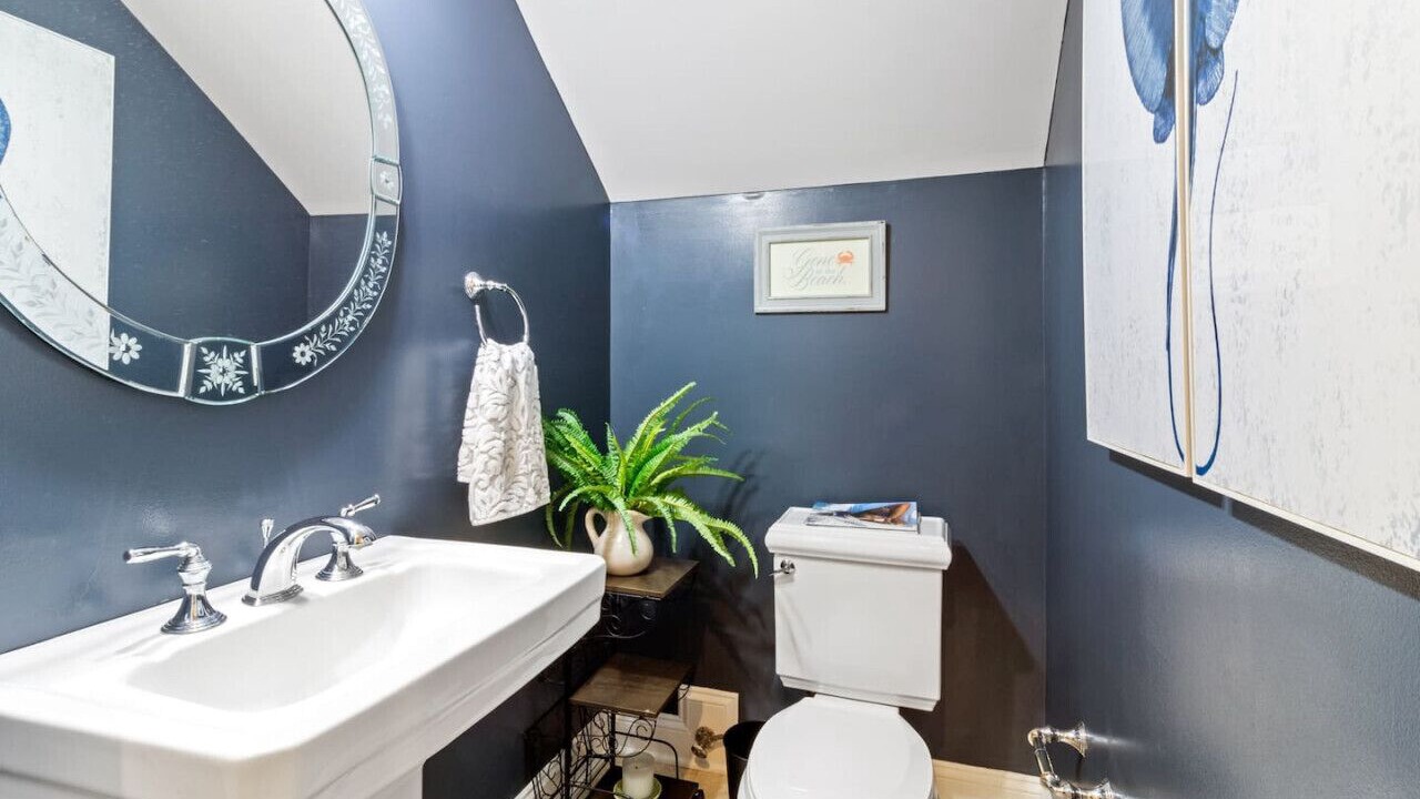 Photo of Bathroom in Savannah Beach