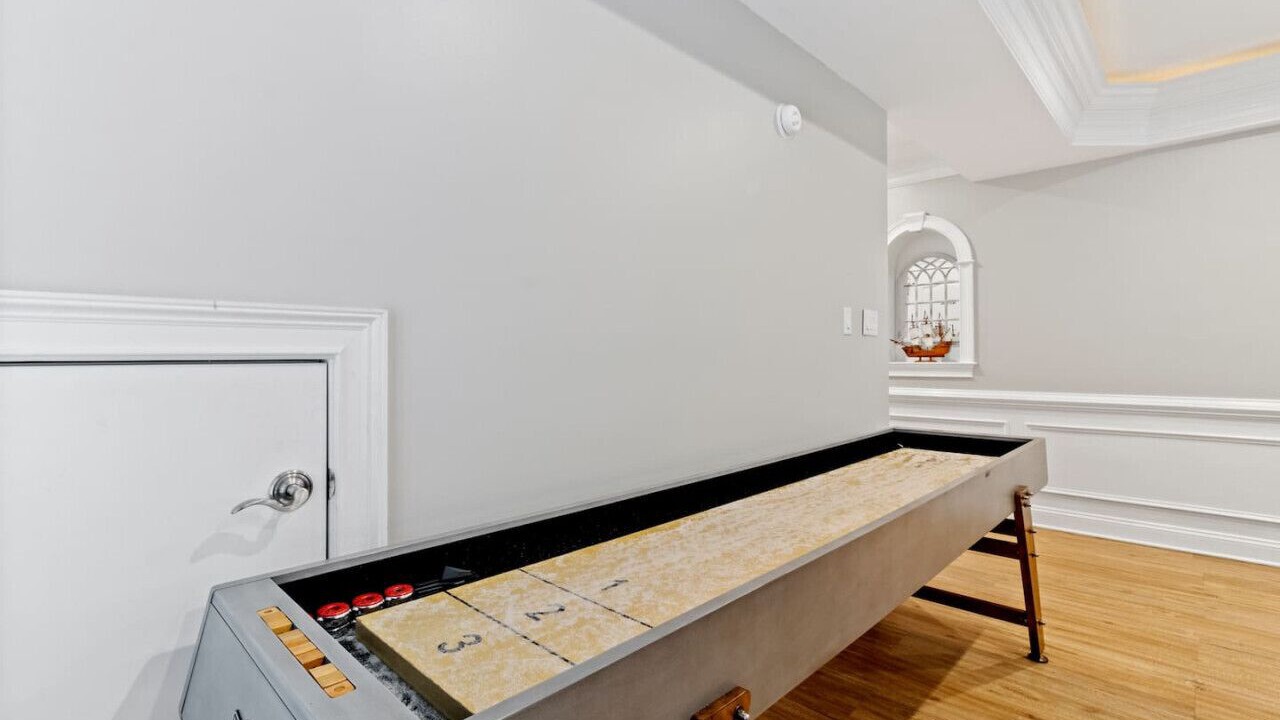 Photo of Bedroom in Savannah Beach