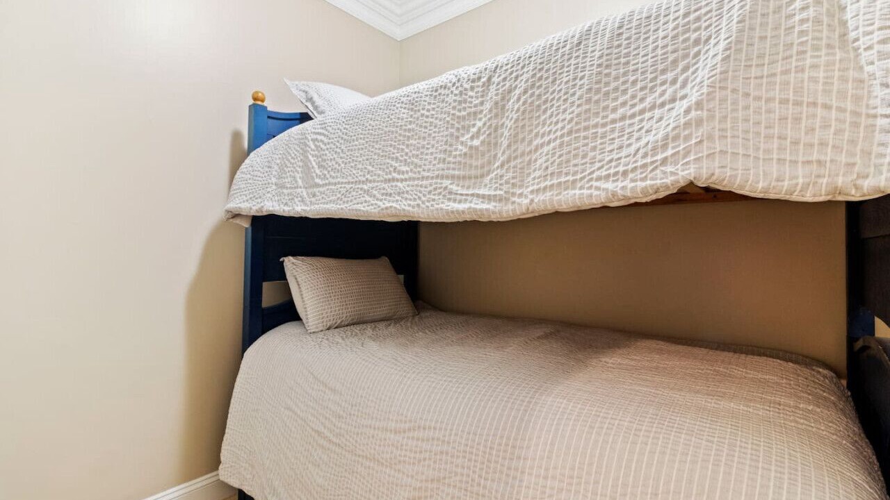 Photo of Bedroom in Savannah Beach