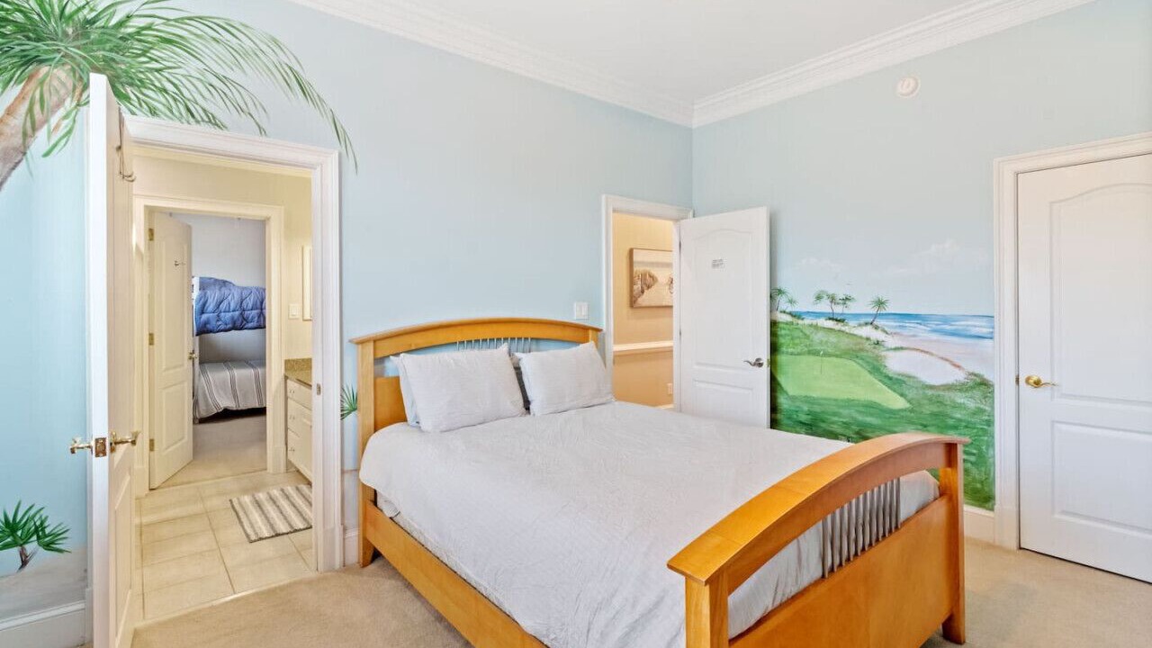 Photo of Bedroom in Savannah Beach