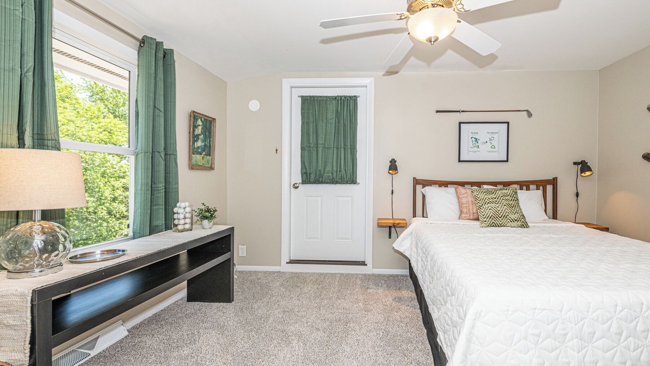 Photo of Bedroom in Twin Lakes