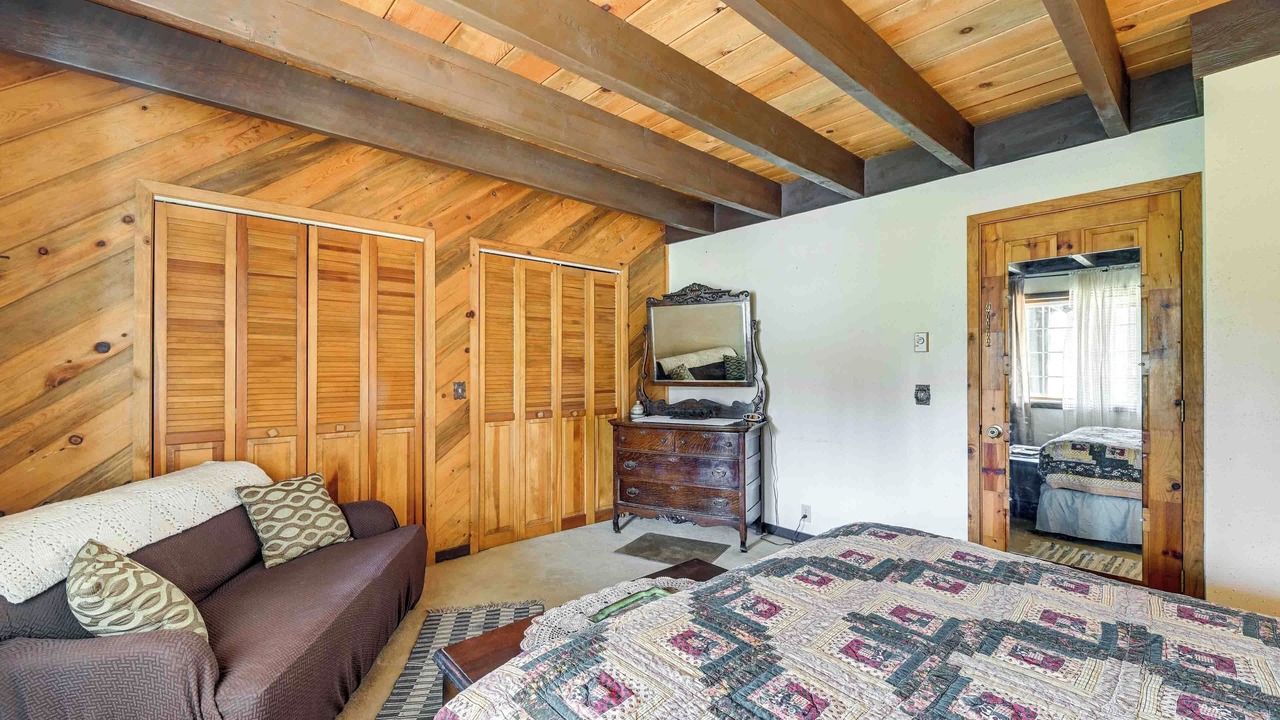 Photo of Bedroom in Chiloquin