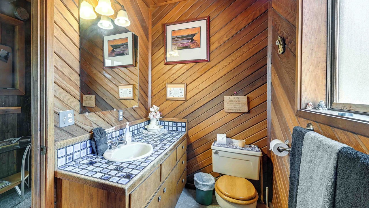 Photo of Bathroom in Chiloquin