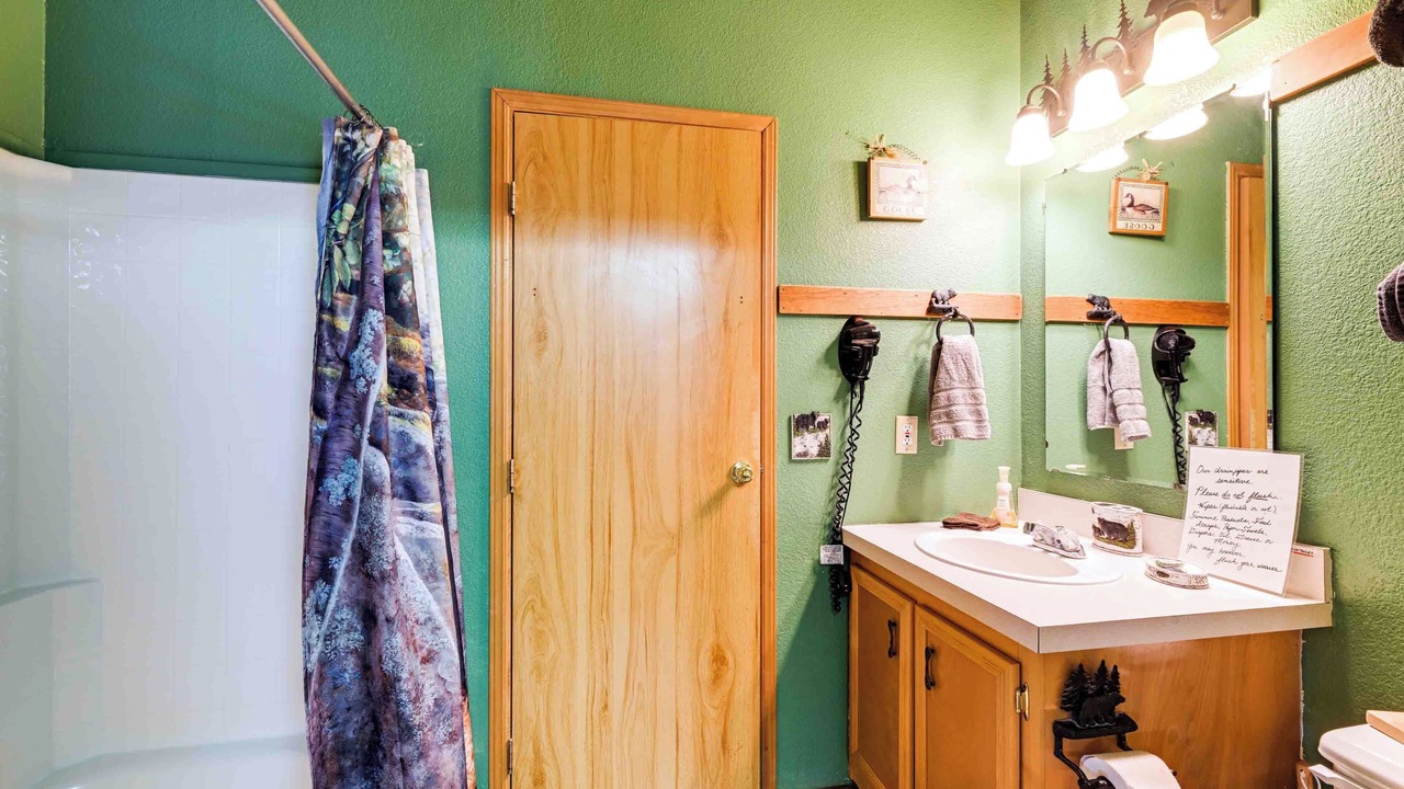 Photo of Bathroom in Chiloquin