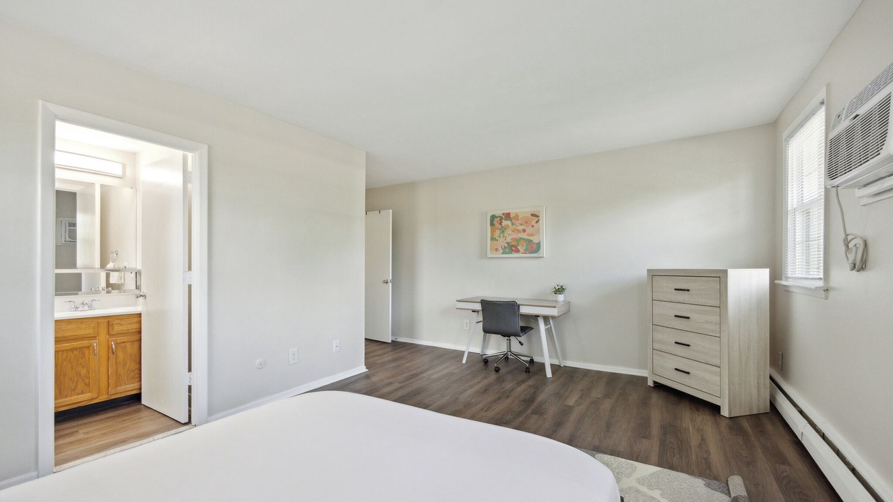 Photo of Bedroom in Newark