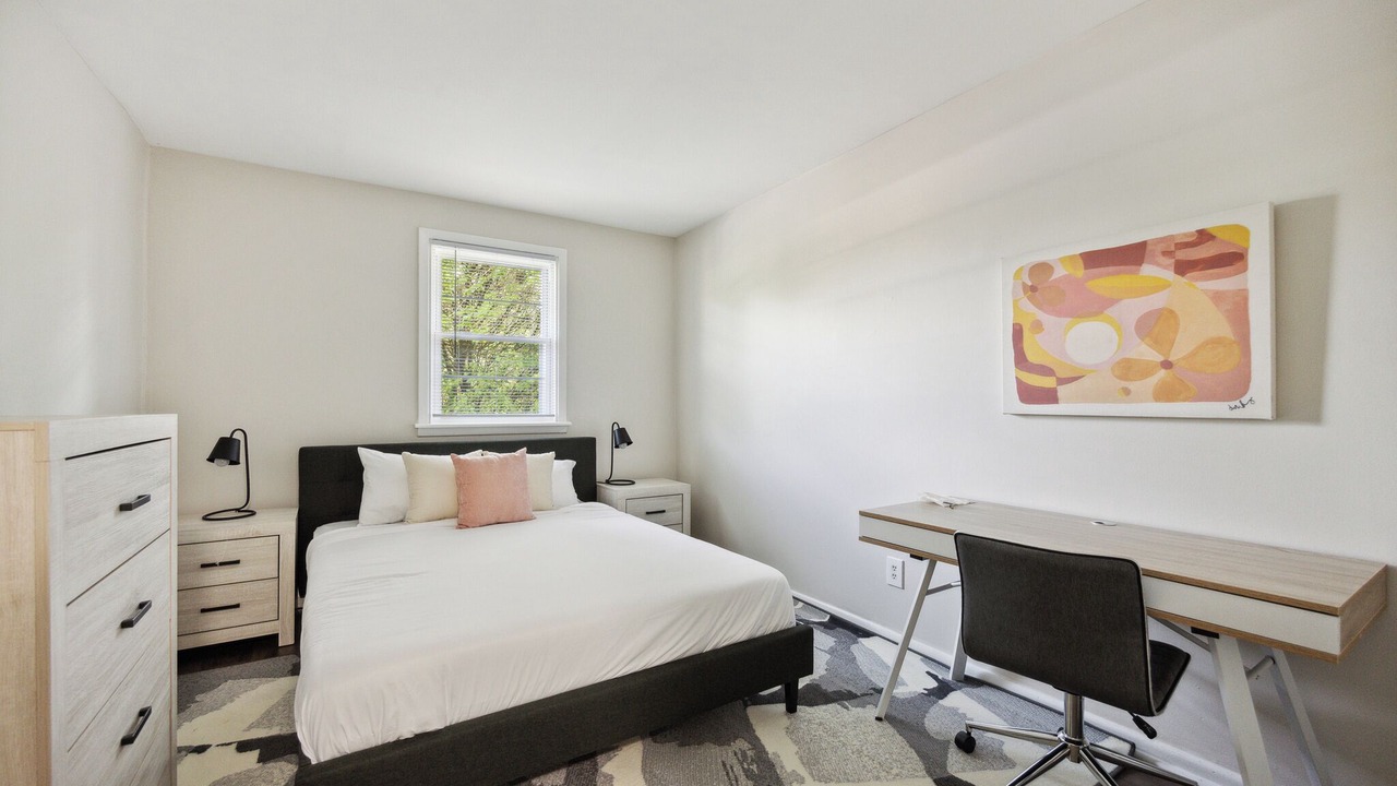 Photo of Bedroom in Newark