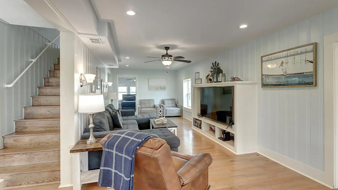 Photo of Livingroom in Bayside