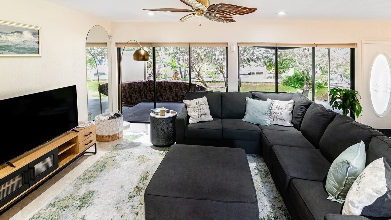 Photo of Livingroom in Citrus Isles