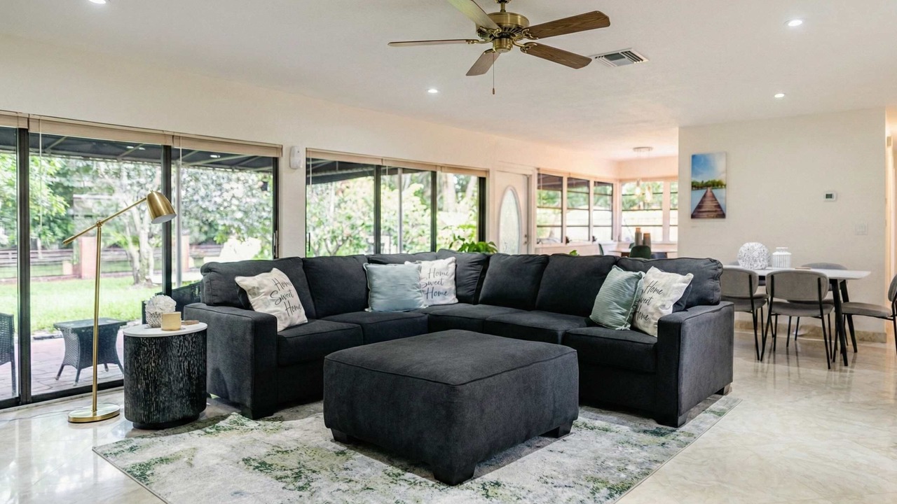 Photo of Livingroom in Citrus Isles