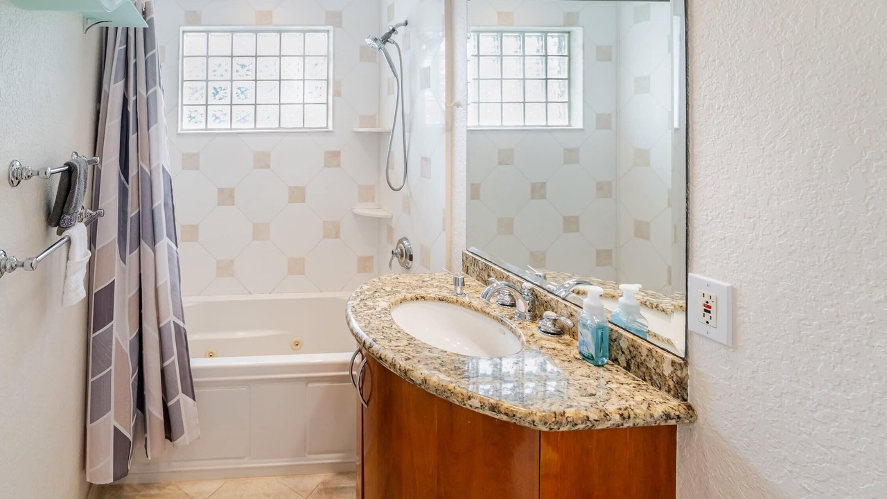 Photo of Bathroom in Citrus Isles