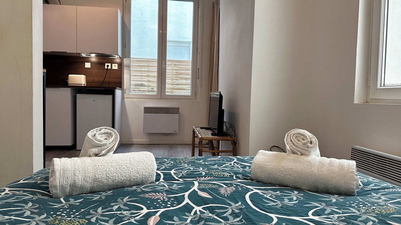 Photo of Bedroom in Libourne