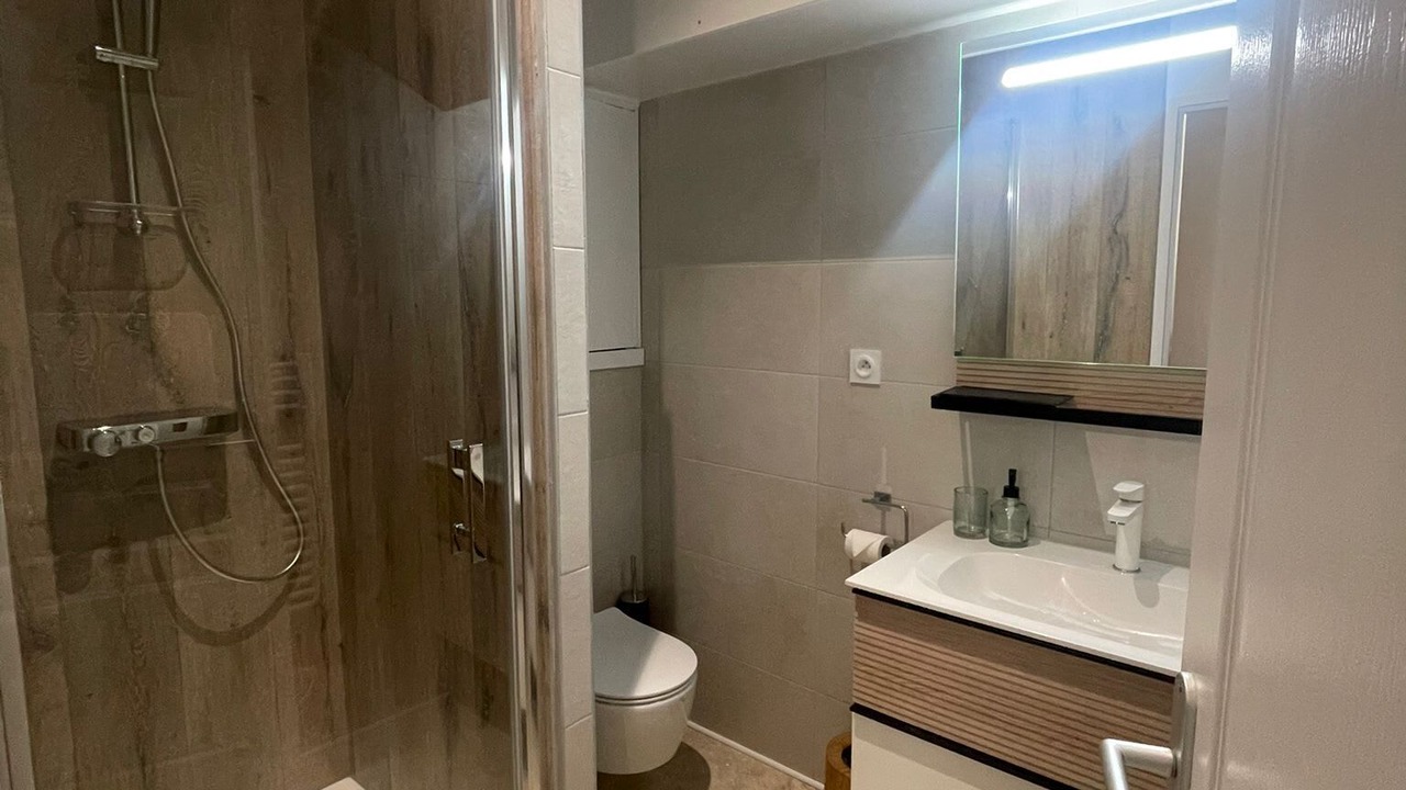 Photo of Bathroom in Libourne