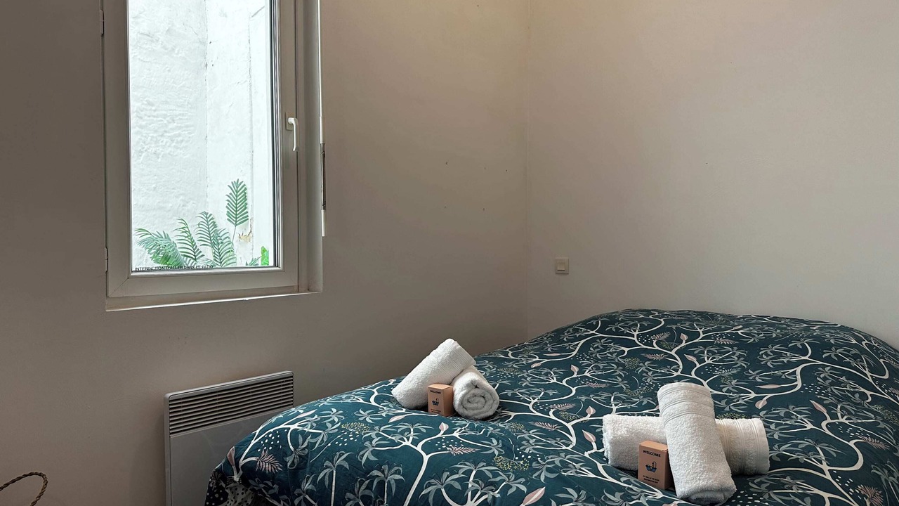 Photo of Bedroom in Libourne