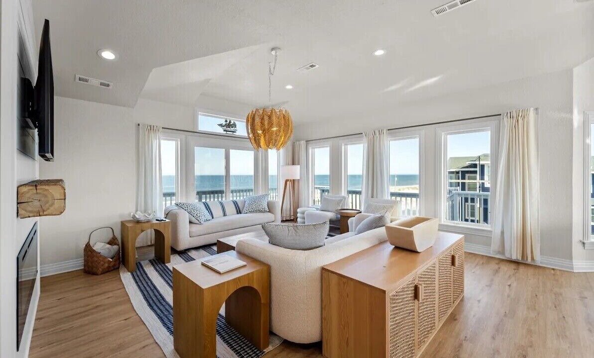Photo of Livingroom in Corolla