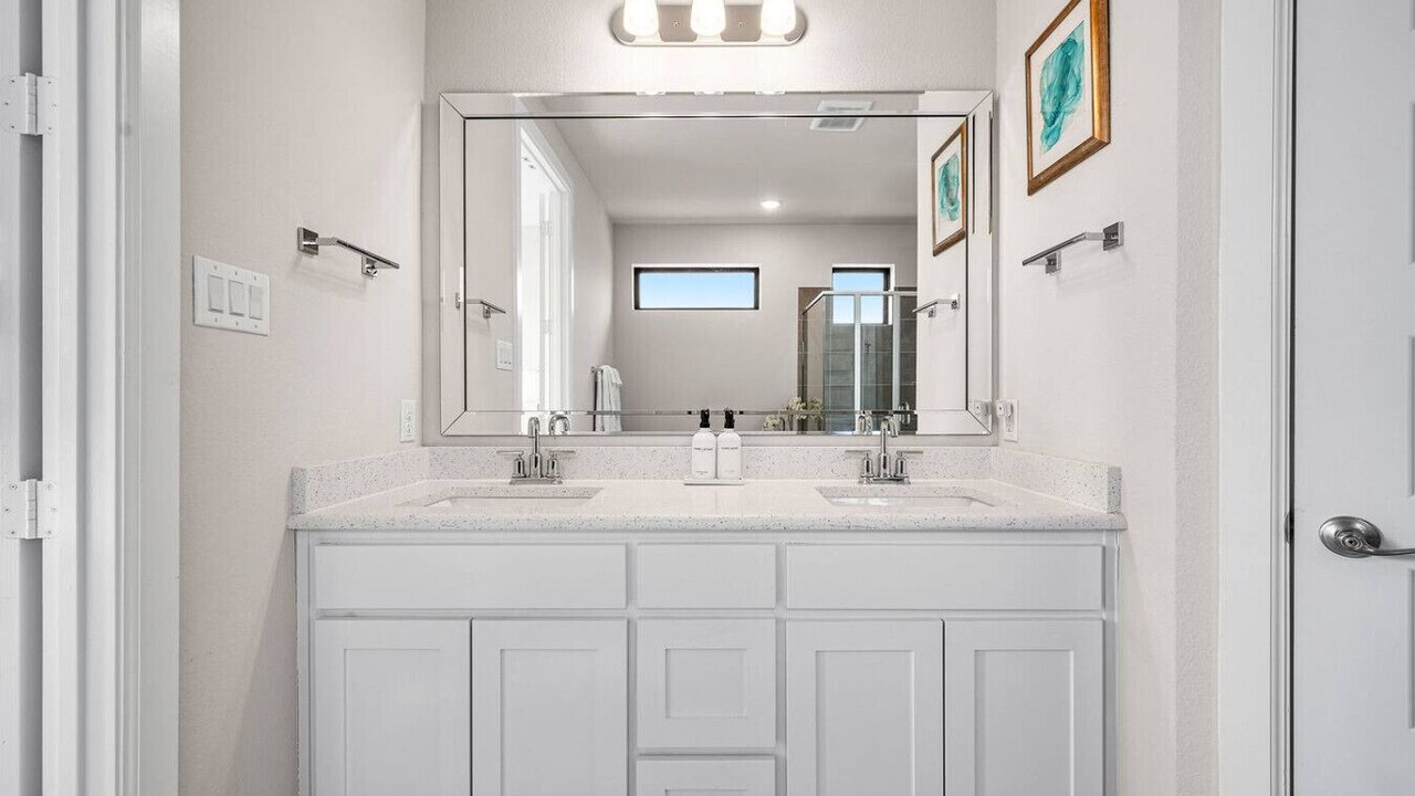 Photo of Bathroom in Rowlett