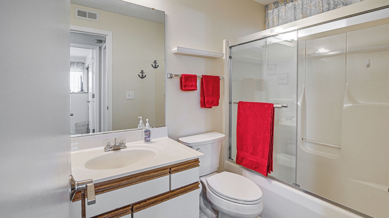 Photo of Bathroom in Garden City
