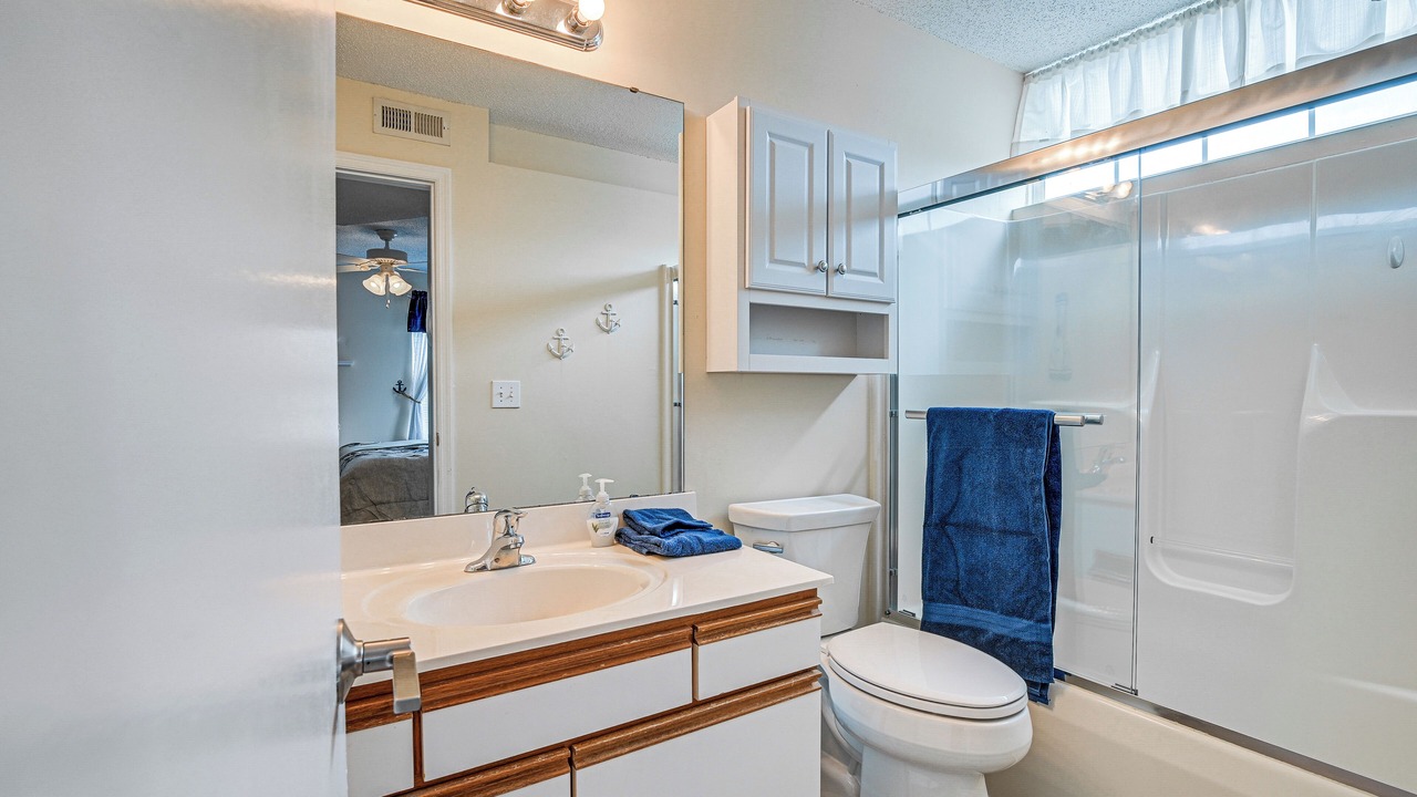Photo of Bathroom in Garden City