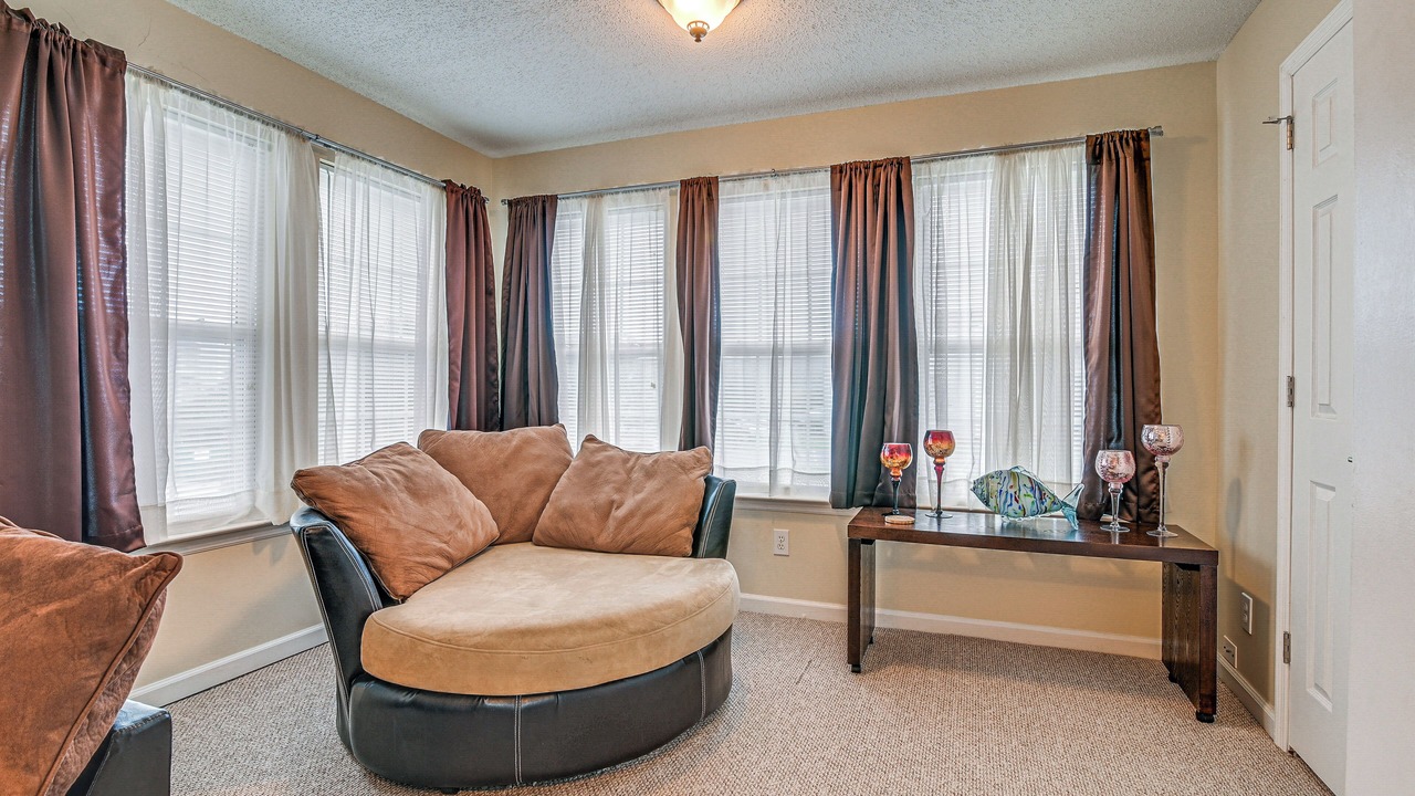 Photo of Livingroom in Garden City