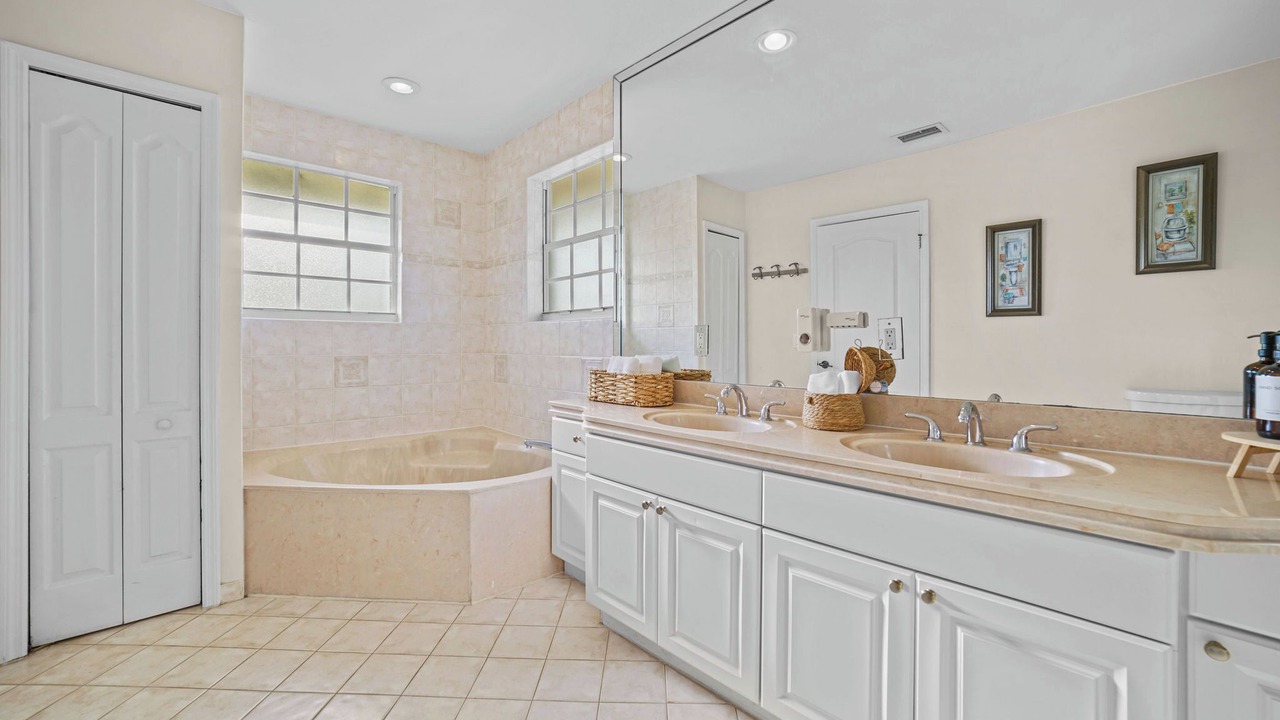 Photo of Bathroom in The Hammocks