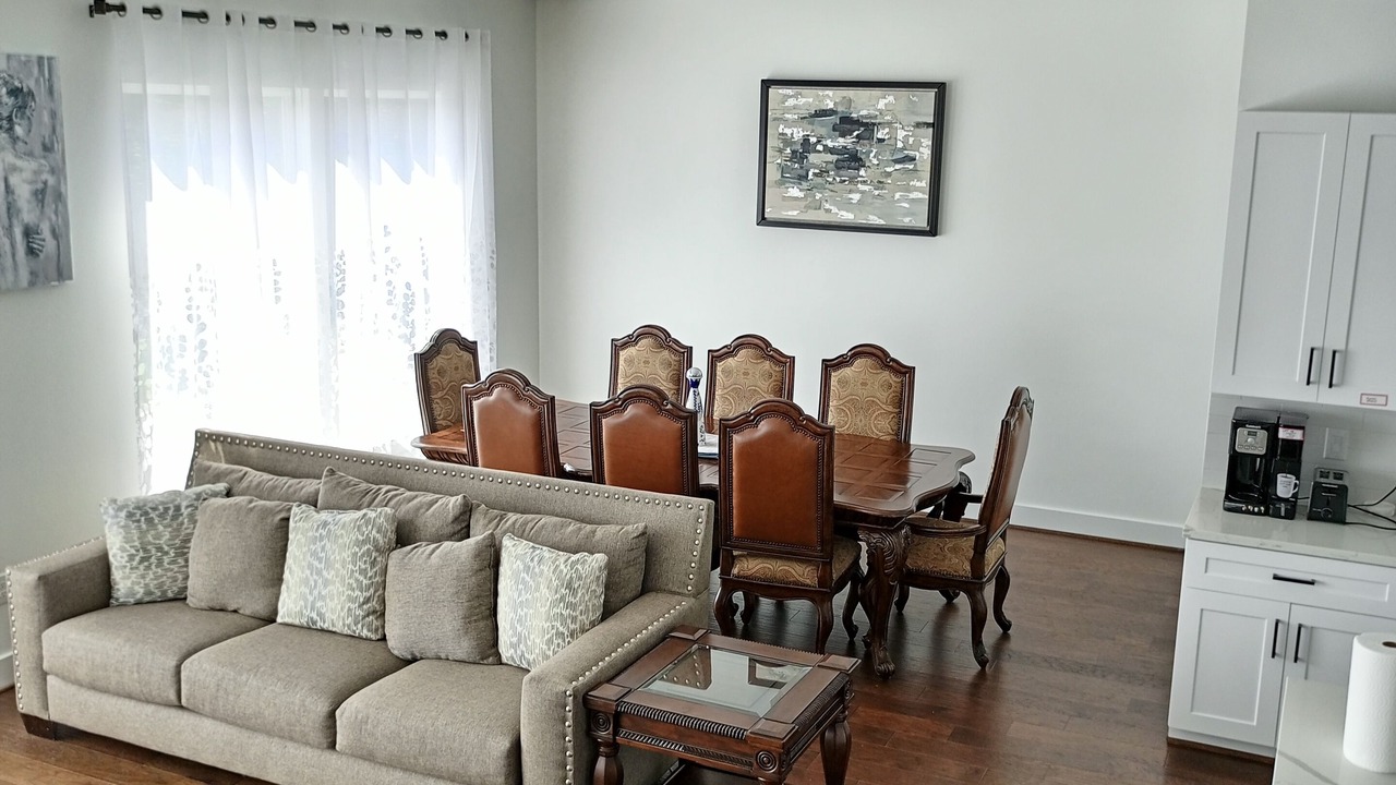 Photo of Livingroom in Westchase