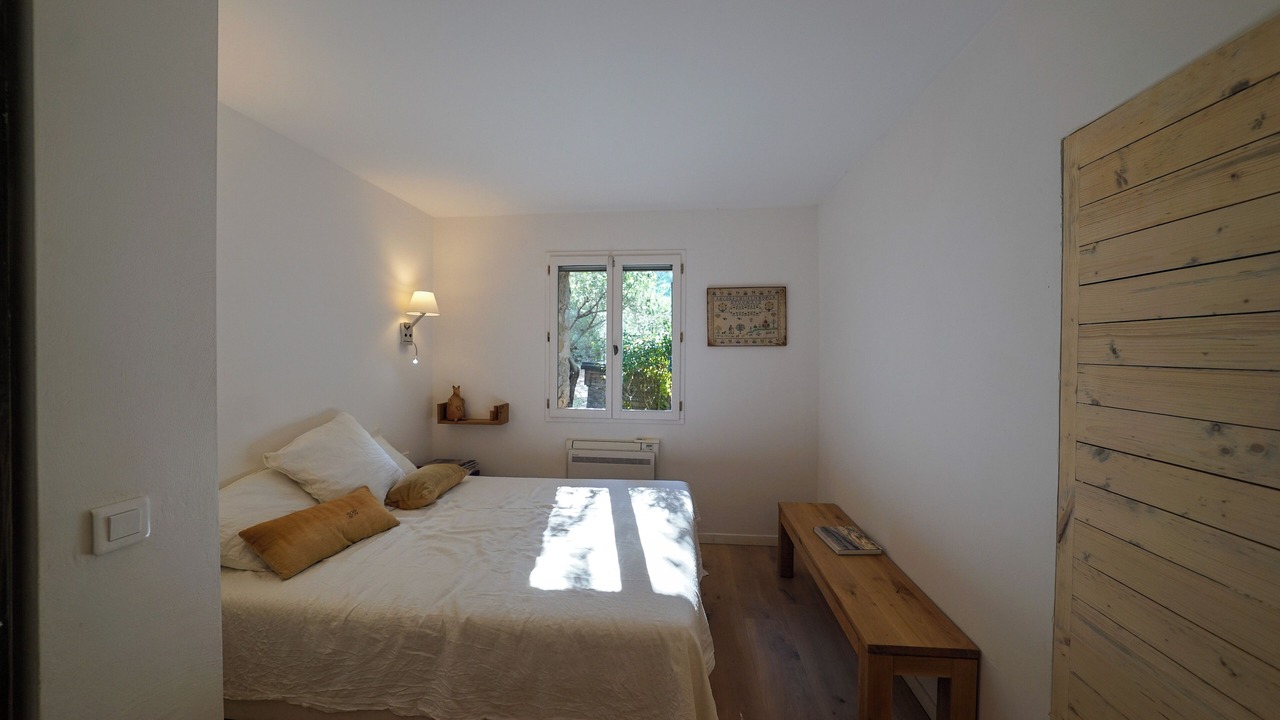 Photo of Bedroom in Pegairolles-de-Bueges