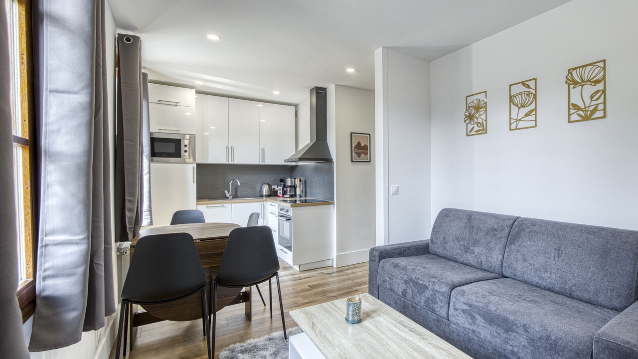 Photo of Others in Bredannaz