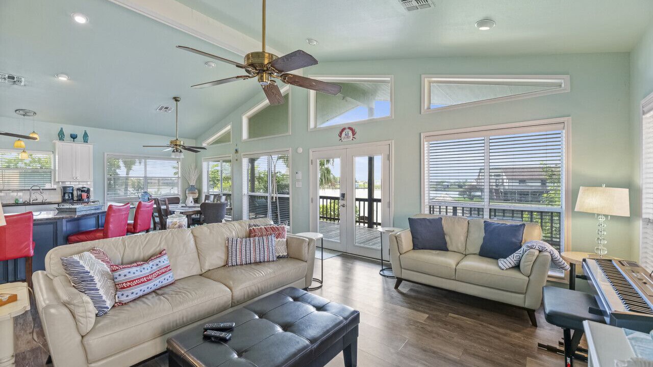 Photo of Livingroom in Rockport
