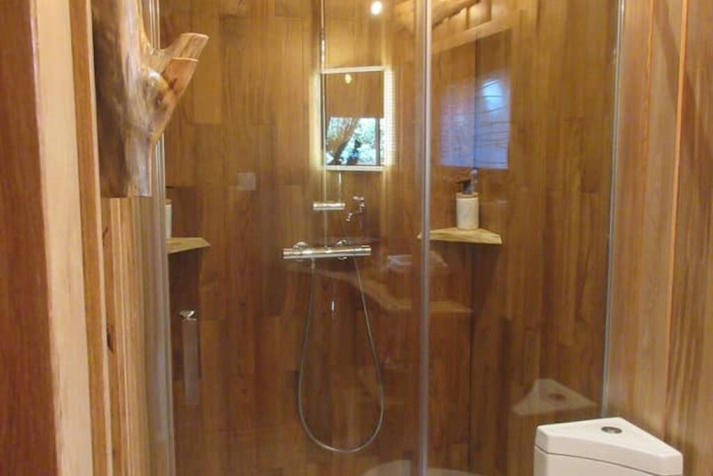 Photo of Bathroom in Saint-Maigrin