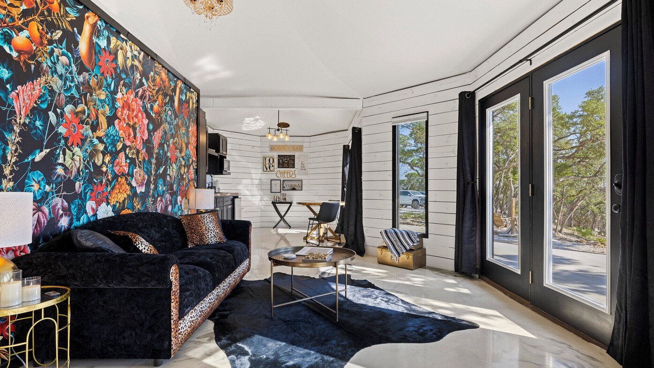 Photo of Bedroom in Canyon Lake