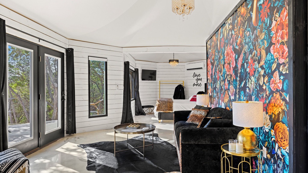 Photo of Bedroom in Canyon Lake