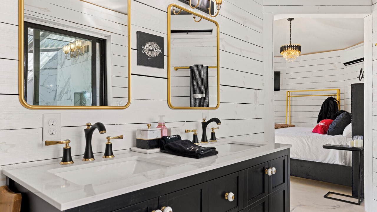 Photo of Bathroom in Canyon Lake