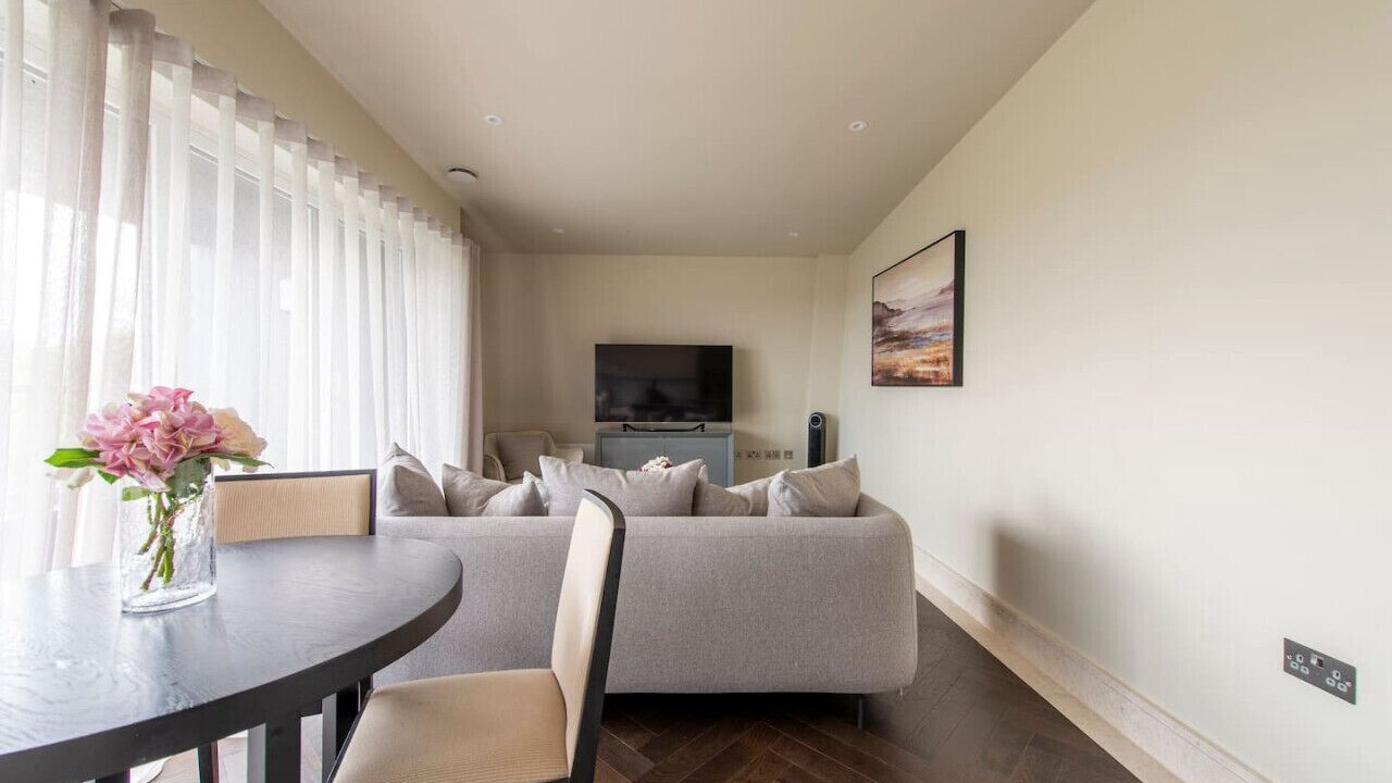 Photo of Livingroom in Chigwell