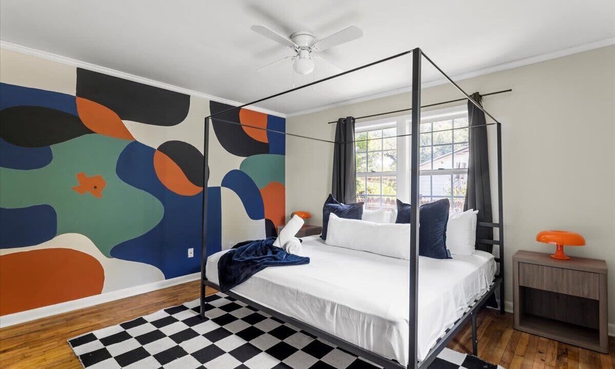 Photo of Bedroom in North Austin Civic Association