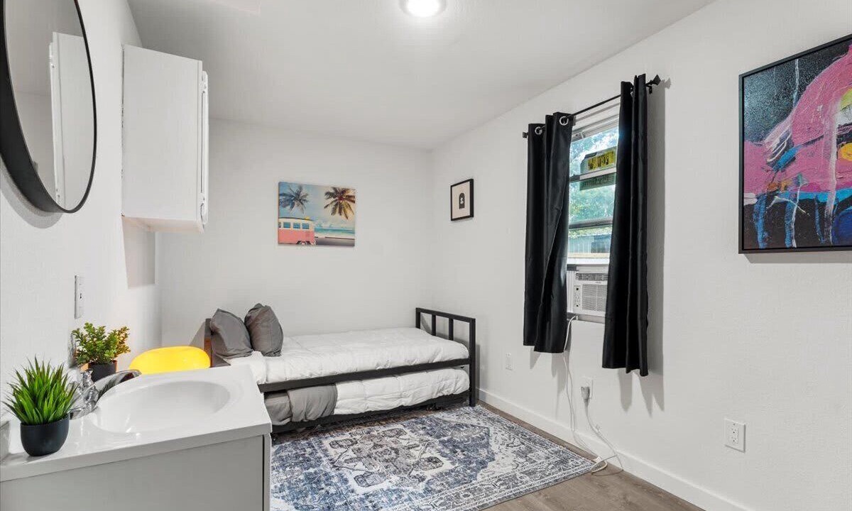 Photo of Bedroom in North Austin Civic Association