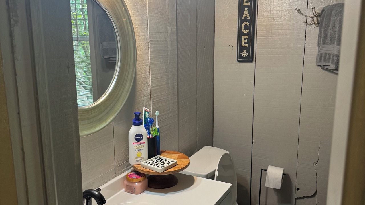 Photo of Bathroom in Mountain Park