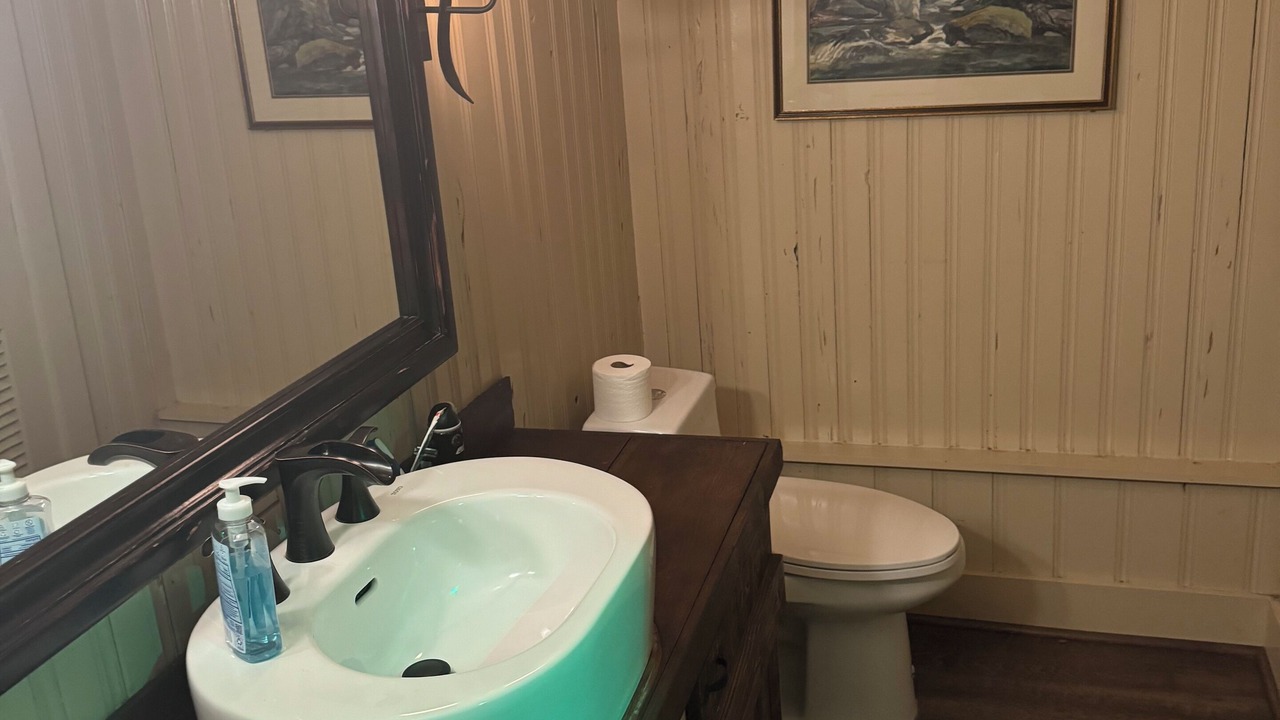 Photo of Bathroom in Mountain Park