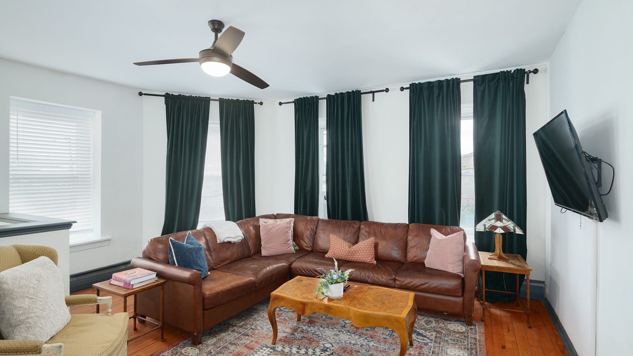 Photo of Livingroom in Roxborough-Manayunk