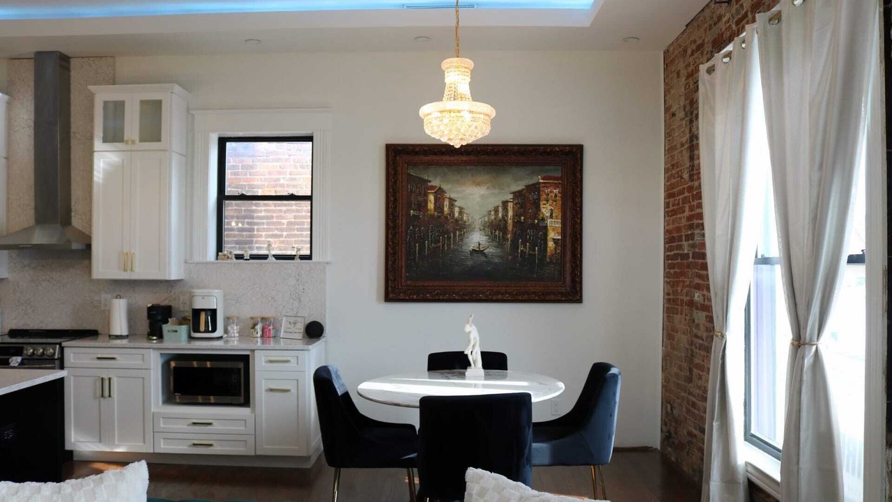 Photo of Livingroom in Metropolis