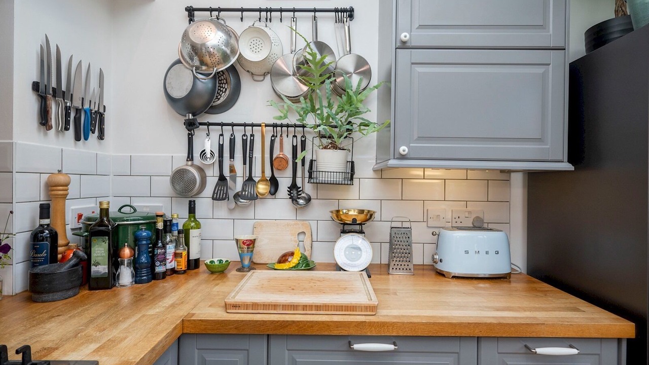 Photo of Kitchen in Lee