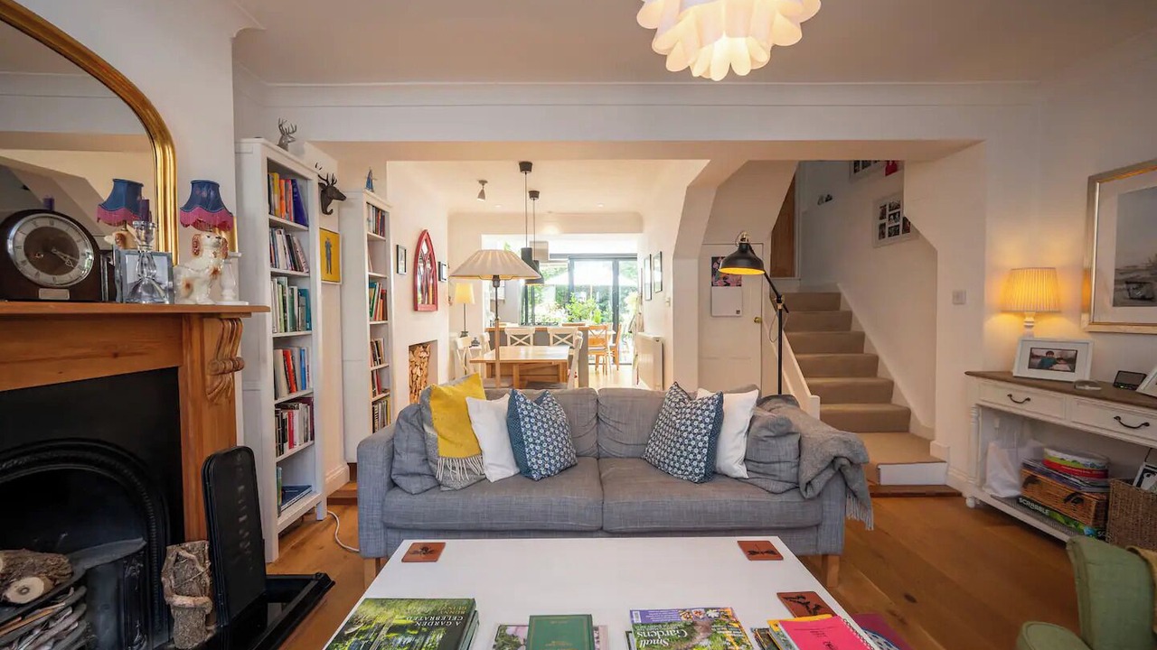 Photo of Livingroom in Lee