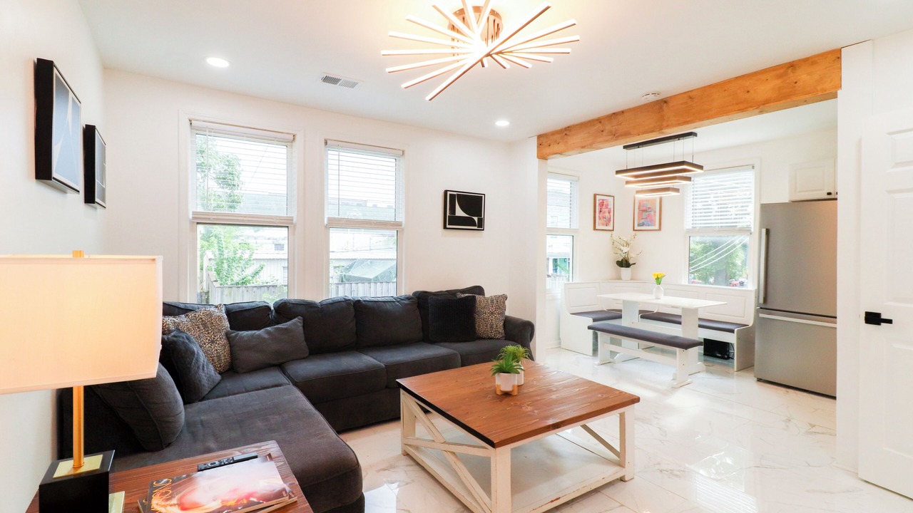 Photo of Livingroom in Midtown