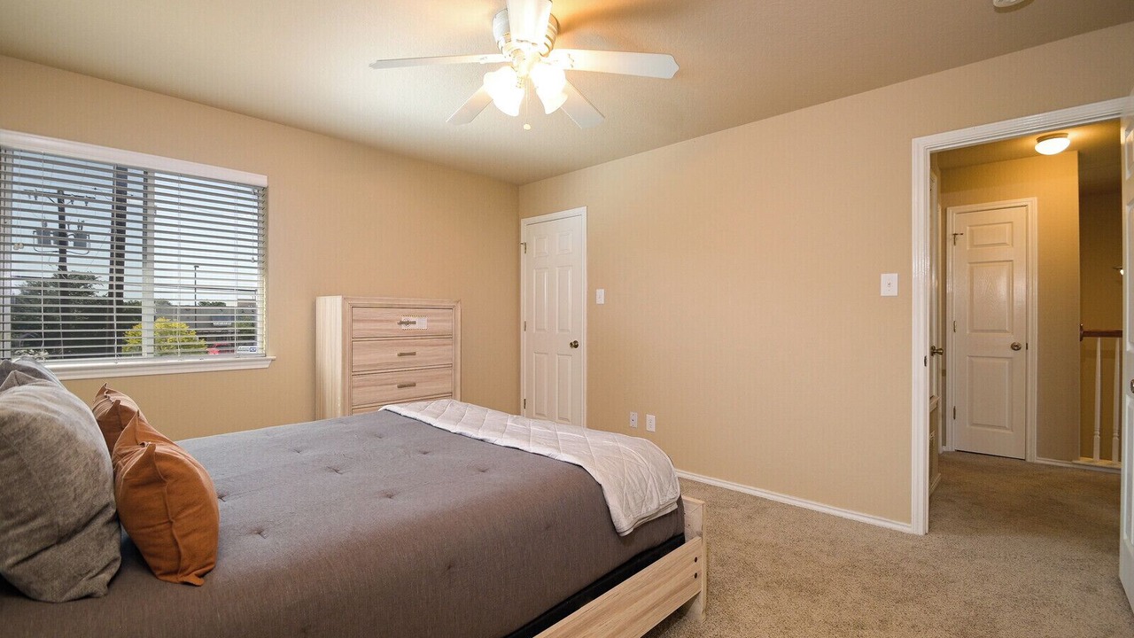 Photo of Bedroom in Far North Central