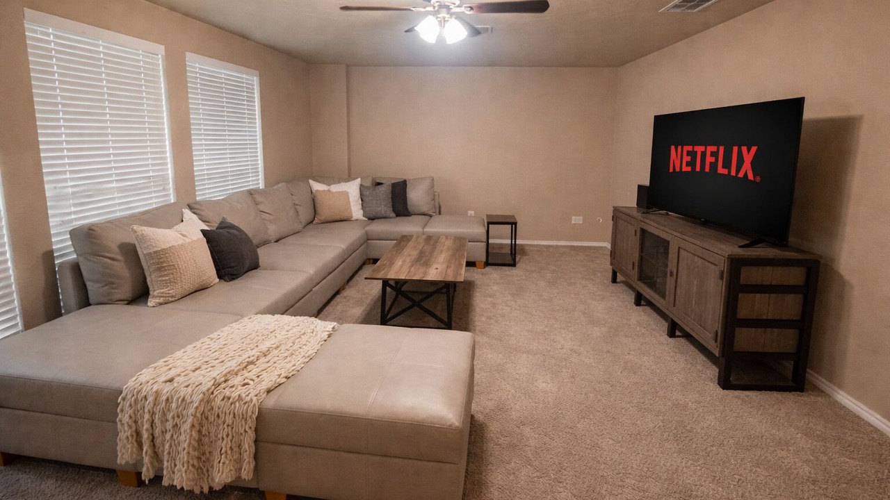 Photo of Livingroom in Far North Central