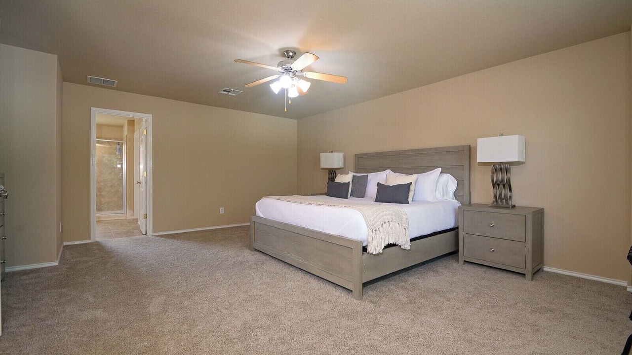 Photo of Bedroom in Far North Central