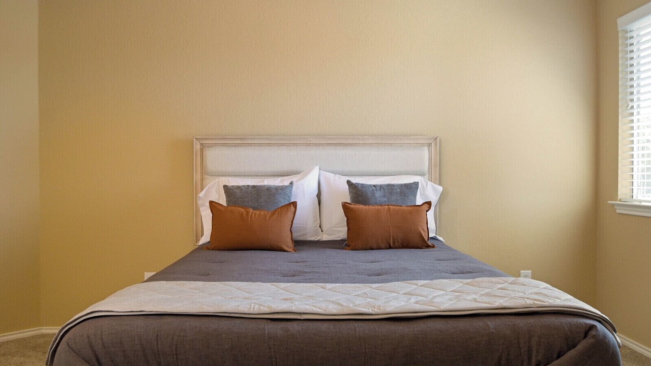 Photo of Bedroom in Far North Central