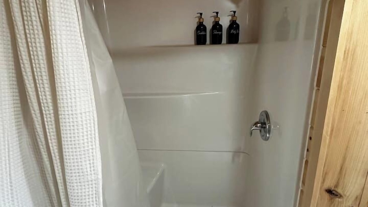 Photo of Bathroom in Lake