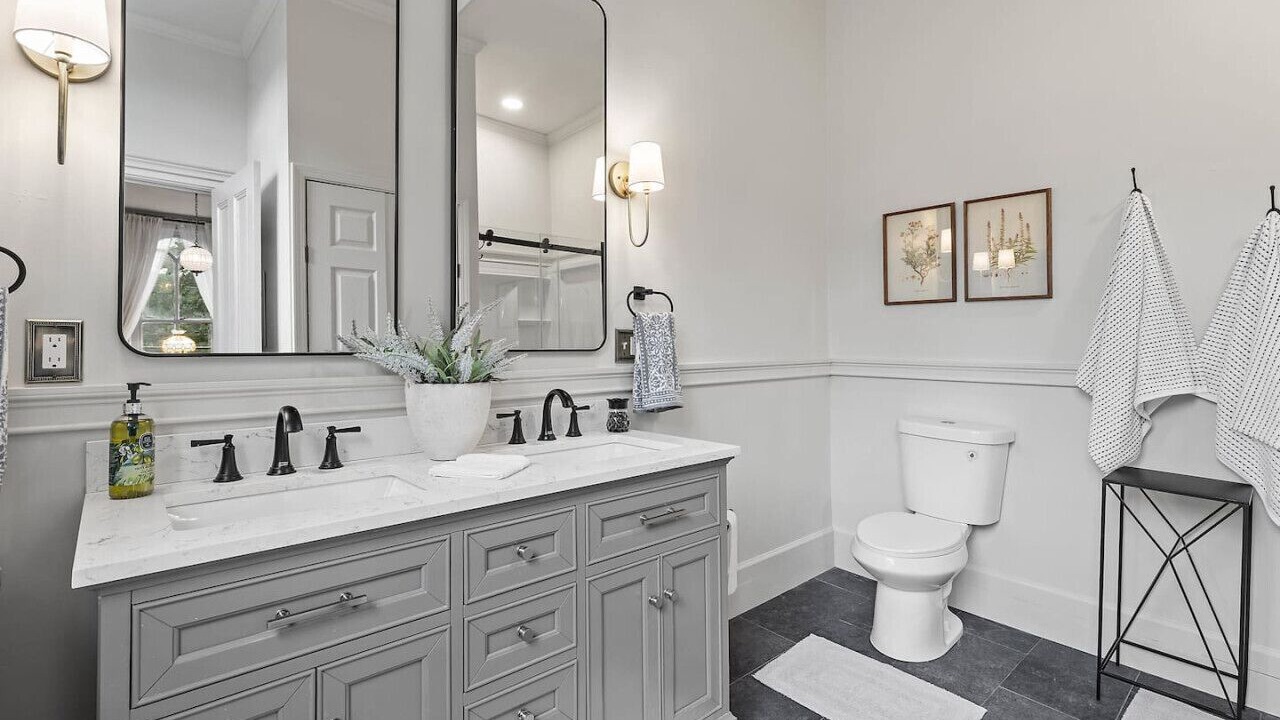 Photo of Bathroom in Le Roy