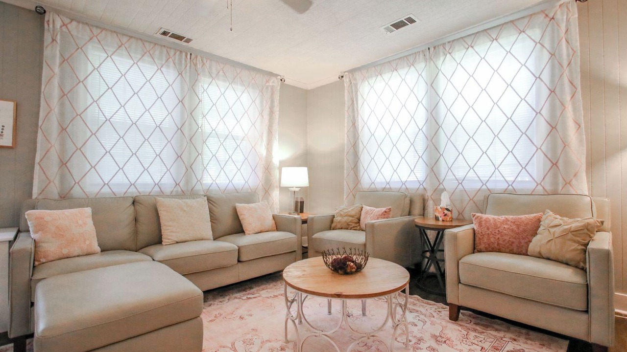 Photo of Livingroom in Richmond Hill