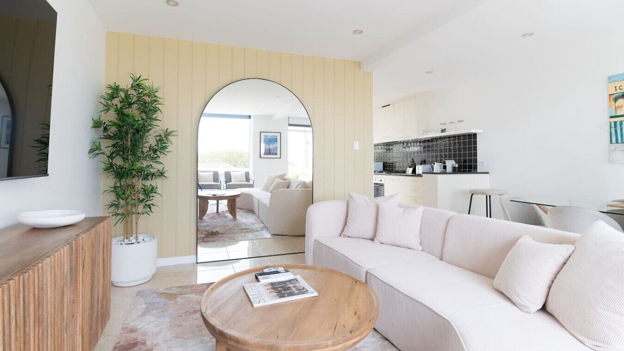 Photo of Livingroom in West Beach